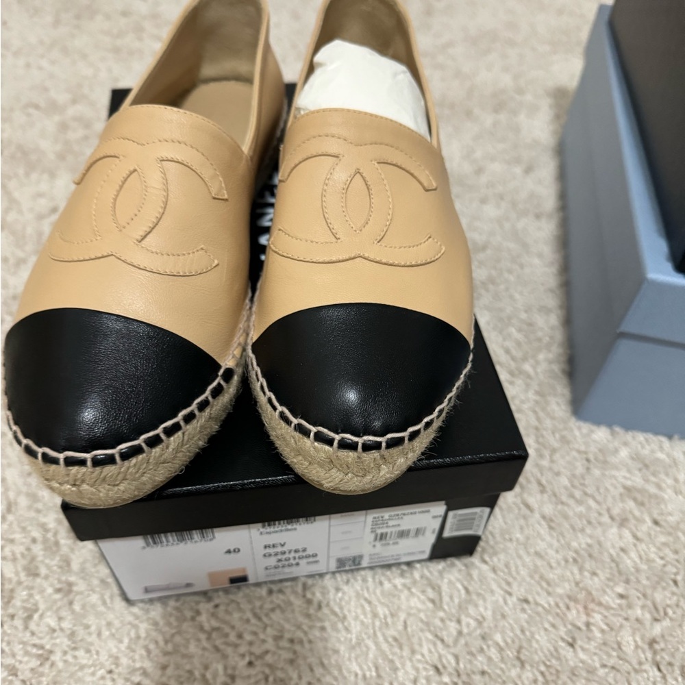 Chanel espadrilles like brand new only worn once